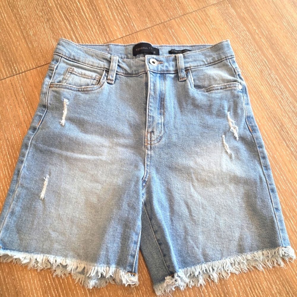 Kendall + Kylie Boyfriend Bermuda Jean Shorts Frayed Hem Distressed Boho  26
